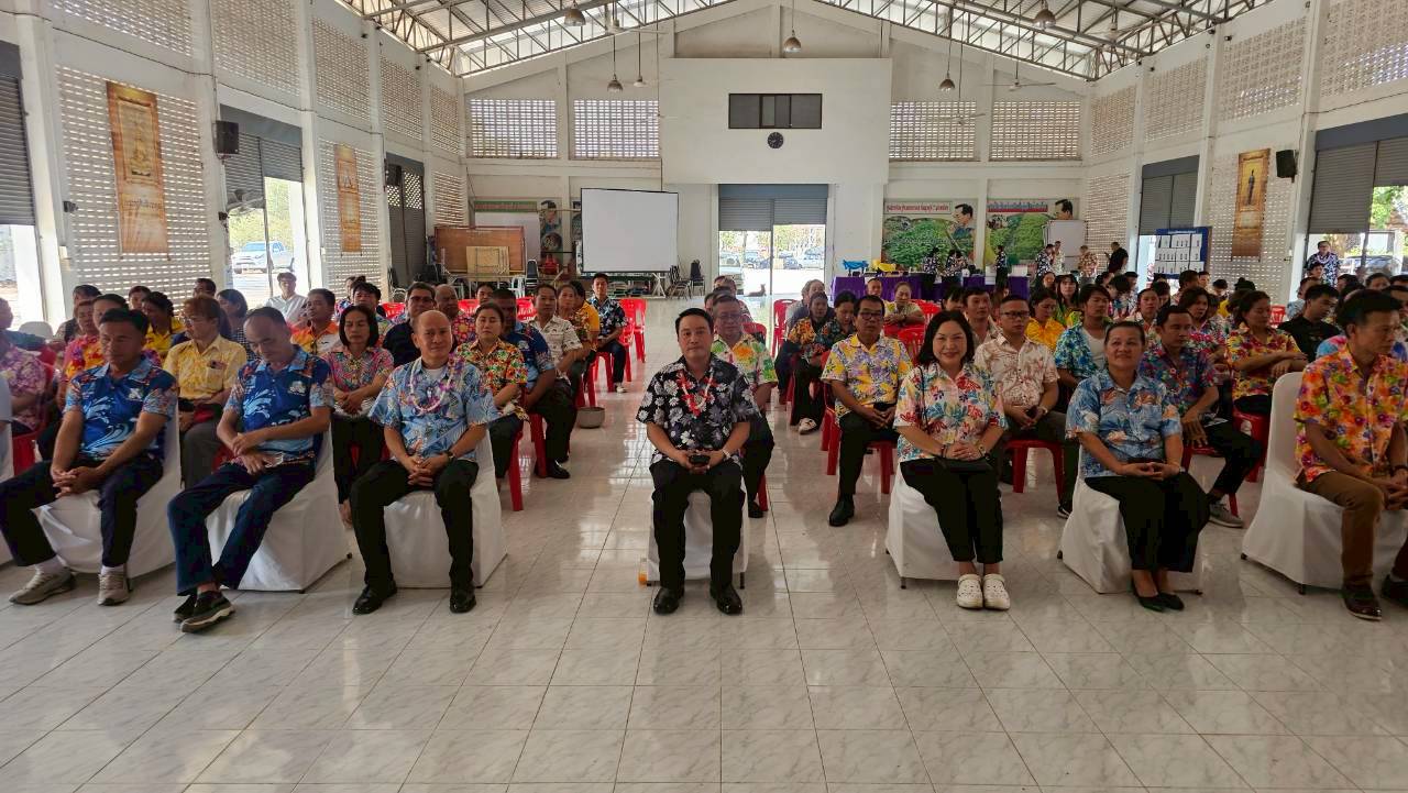 พช.แวงน้อย ร่วมสืบสานประเพณีไทย รดน้ำดำหัวผู้ใหญ่ เนื่องในเทศกาลวันสงกรานต์ ประจำปี 2569